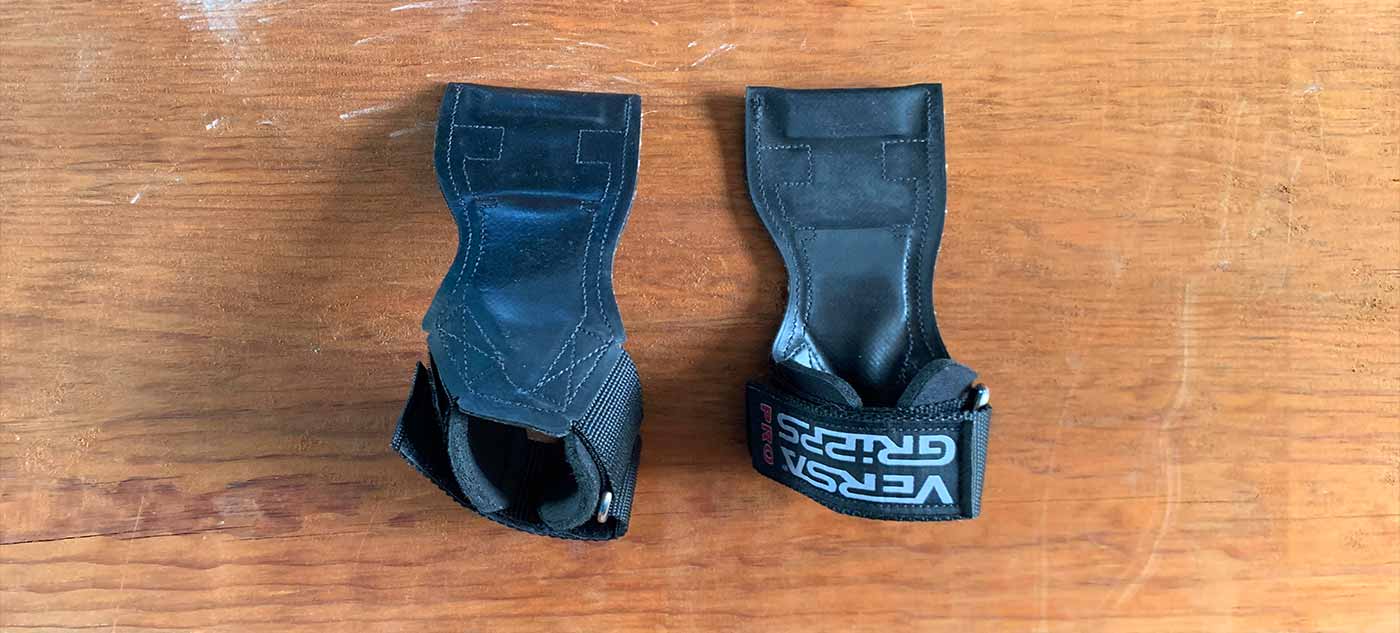 Photo of a pair of Versa lifting grips.