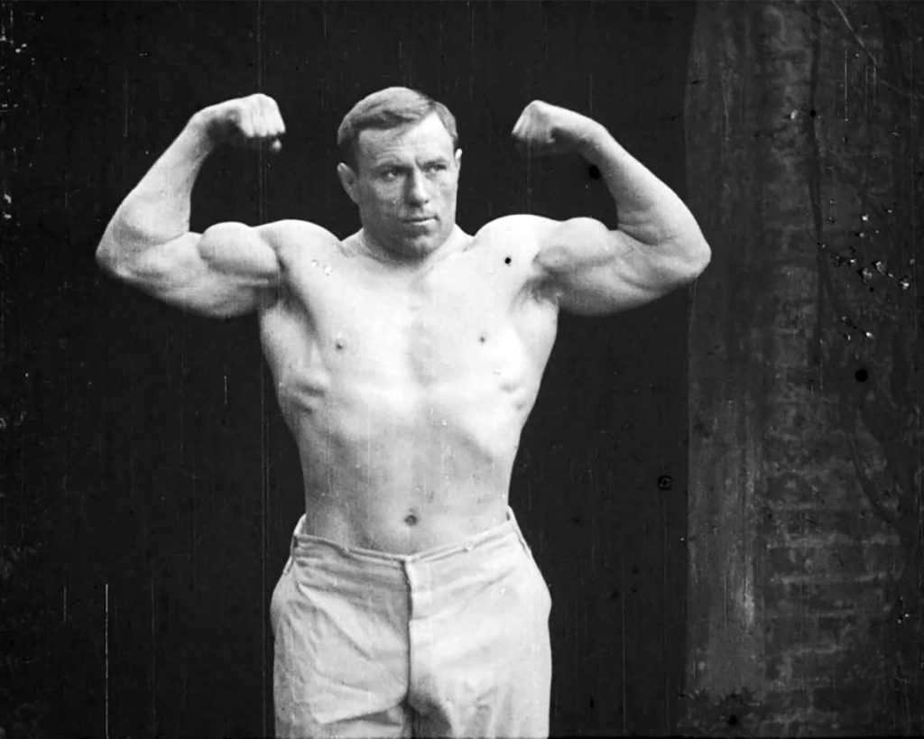 Photo of the natural lifter and strongman George Hackenschmidt with an FFMI of 27.