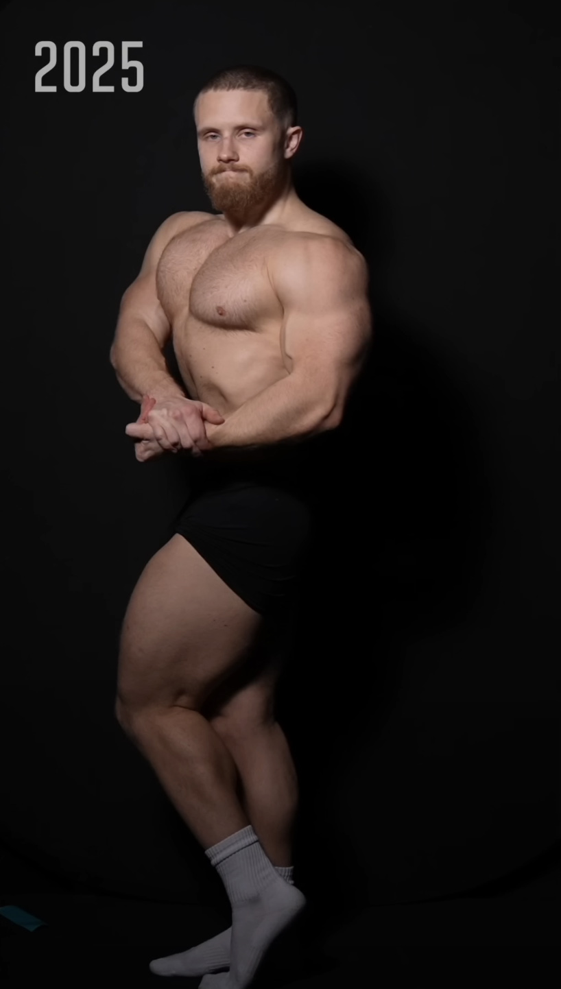 Photo showing Jeff Nippard's 2025 physique with an FFMI of 24.